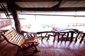 Baanpakrimklong Sukhamon Homestay & Resort