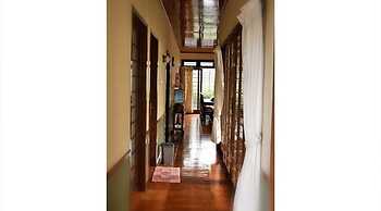 Villa Kota Bunga Ade