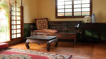 Villa Kota Bunga Ade