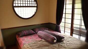 Villa Kota Bunga Ade