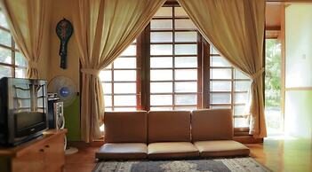 Villa Kota Bunga Ade