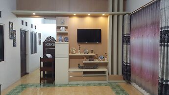 Metro Malioboro Living