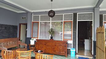 Metro Malioboro Living