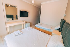 Karadede Hotel