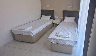 Karadede Hotel