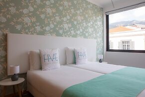 Five Design Rooftop by Storytellers