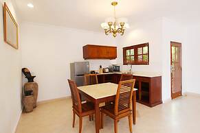 Bali Paradise Heritage by Prabhu