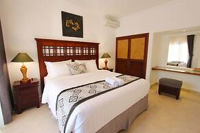 Bali Paradise Heritage by Prabhu