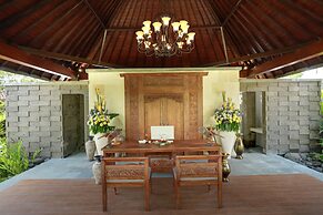 Bali Paradise Heritage by Prabhu