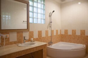 Bali Paradise Heritage by Prabhu