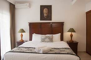 Bali Paradise Heritage by Prabhu