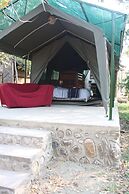 Warthogs Safari Camp