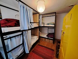 Hostal El Cascabel - Hostel