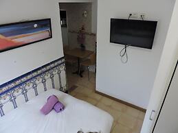 Hostal El Cascabel - Hostel