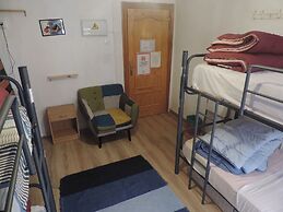 Hostal El Cascabel - Hostel