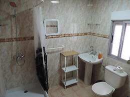 Hostal El Cascabel - Hostel