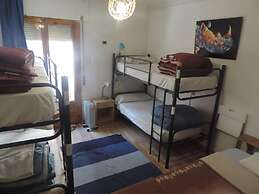 Hostal El Cascabel - Hostel