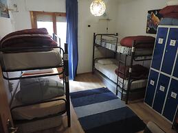 Hostal El Cascabel - Hostel