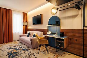 D8 Hotel