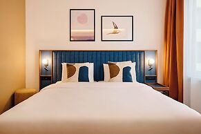D8 Hotel