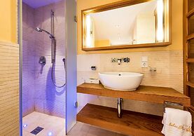 Wellnesshotel ...liebes Rot-Flüh