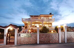 Villa Vanelia Mare