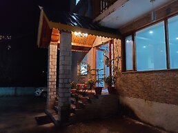 Hotel Mountain Face by Snow City Hotels