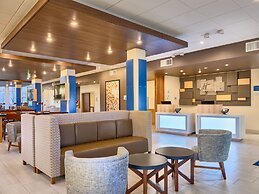 Holiday Inn Express & Suites Salem North - Keizer by IHG