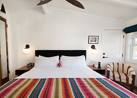 Skyview Hotel - 21 & Over Pool