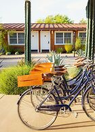 Skyview Hotel - 21 & Over Pool