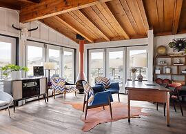 Skyview Hotel - 21 & Over Pool