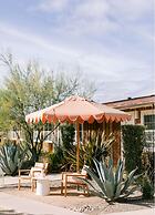 Skyview Hotel - 21 & Over Pool