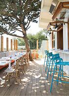 Skyview Hotel - 21 & Over Pool