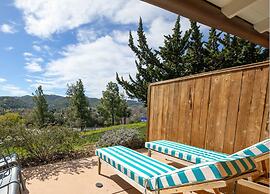 Skyview Hotel - 21 & Over Pool