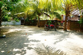 Star Rest Beach Hotel Arugambay