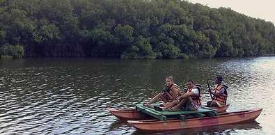 Star Rest Beach Hotel Arugambay