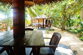 Star Rest Beach Hotel Arugambay