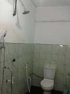 Star Rest Beach Hotel Arugambay