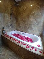 Thai Hoa Riverside Hotel