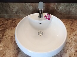 Thai Hoa Riverside Hotel