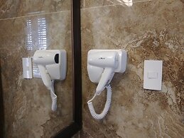 Thai Hoa Riverside Hotel