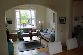 Victorian House near Stadium