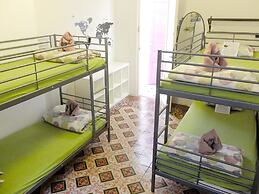Fabrizzio's Petit - Hostel