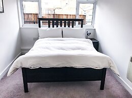 Entire 2 Bedroom Flat Next to Kings College