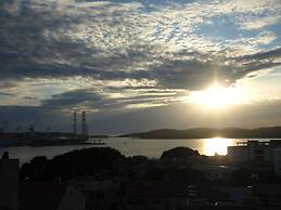 Captain Emo City Apartments