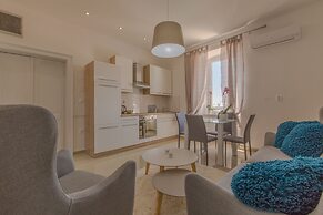 Captain Emo City Apartments