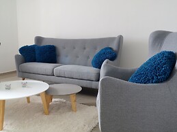 Captain Emo City Apartments