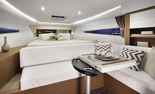 Vietyacht Marina Club - Halong Bay Cruise