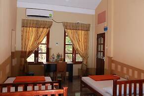 Anura Guest Inn
