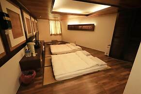 Fenchihu Hotel